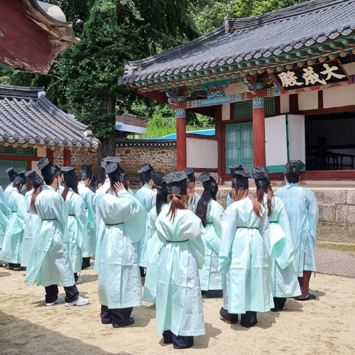 공주향교 의관정제를 입(立)다